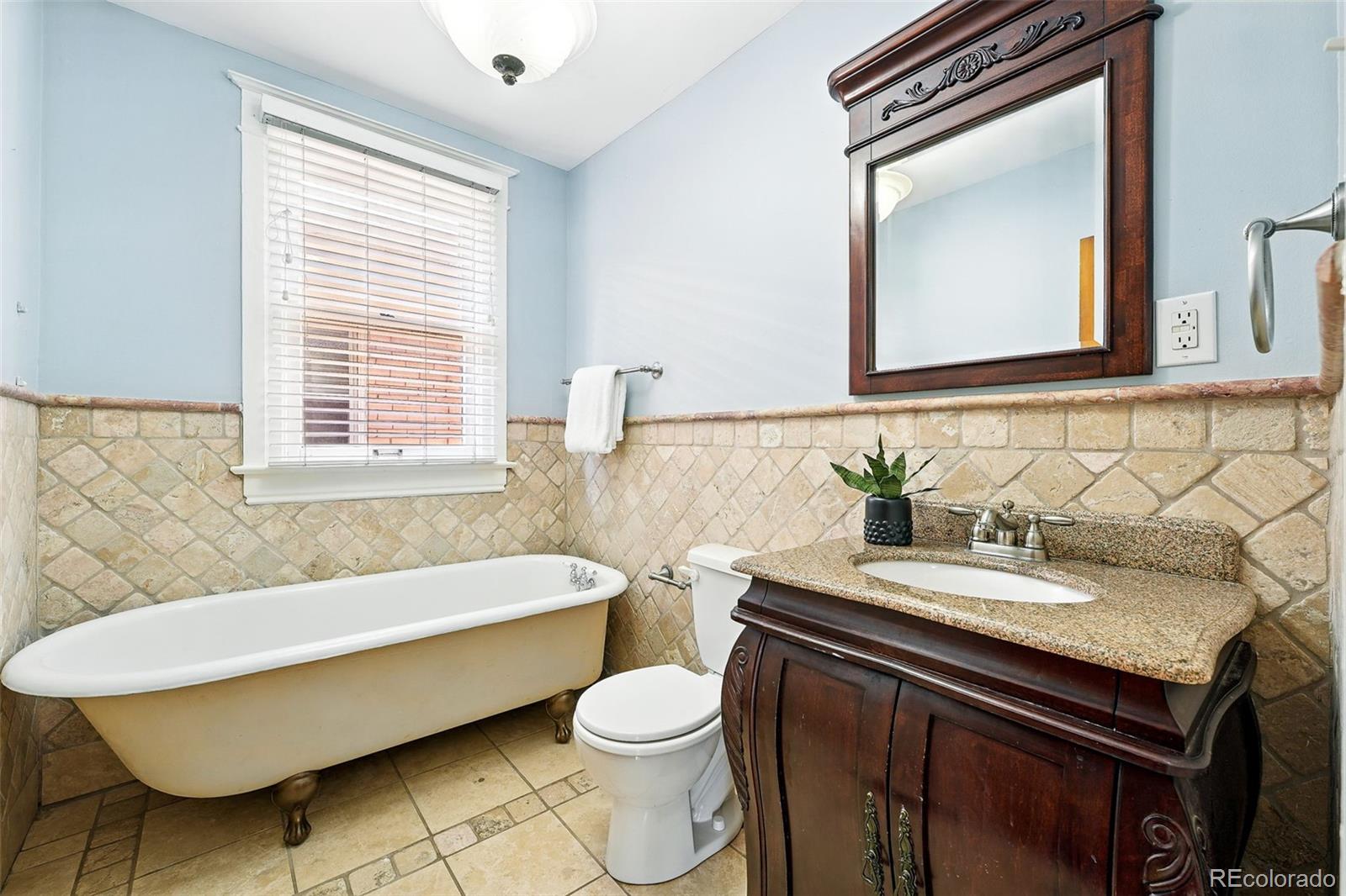 MLS Image #26 for 1582  steele street,denver, Colorado