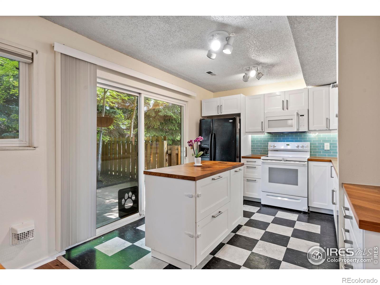 MLS Image #9 for 985 w 10th street,loveland, Colorado