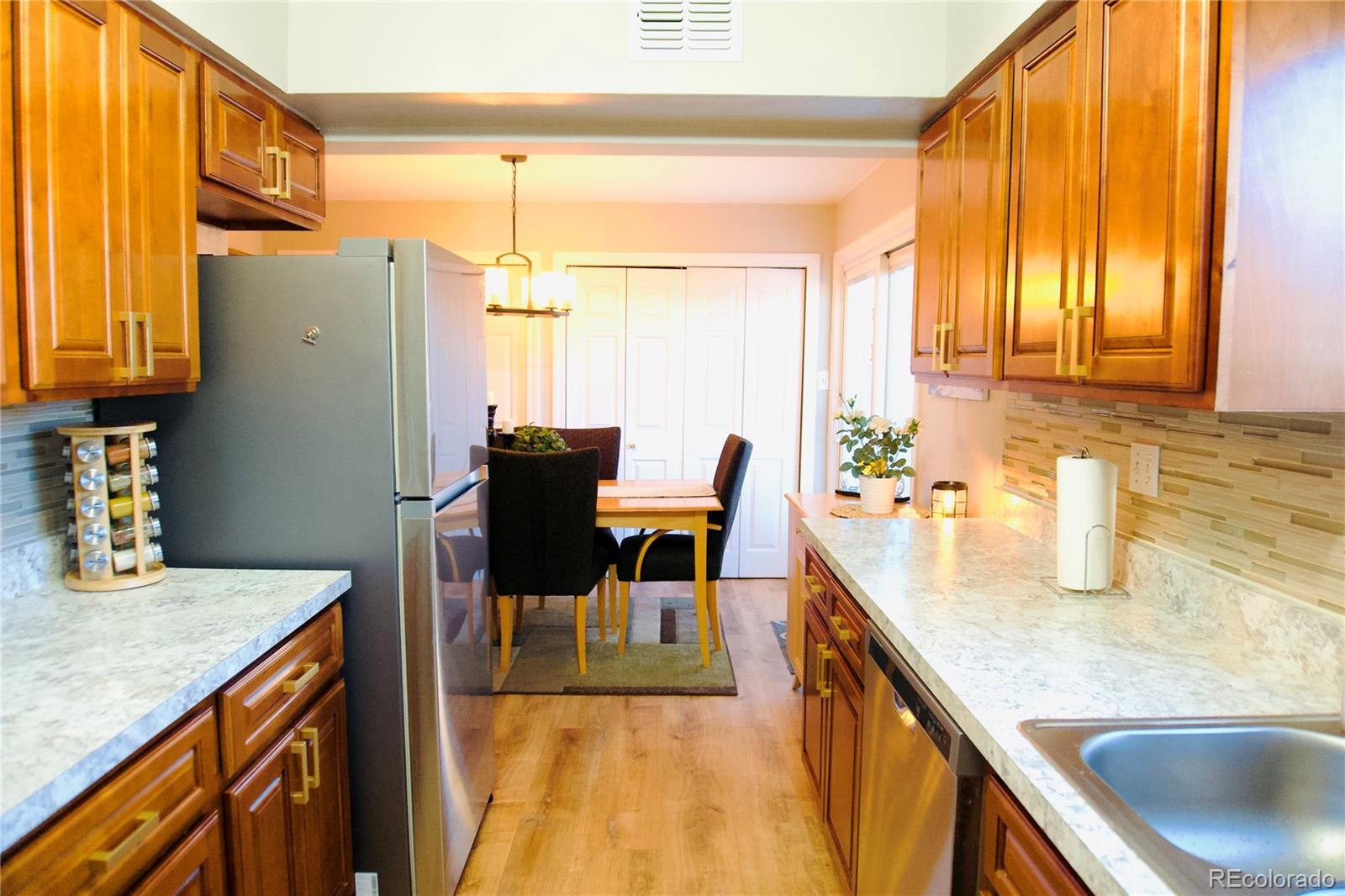 MLS Image #10 for 3825 s monaco parkway,denver, Colorado