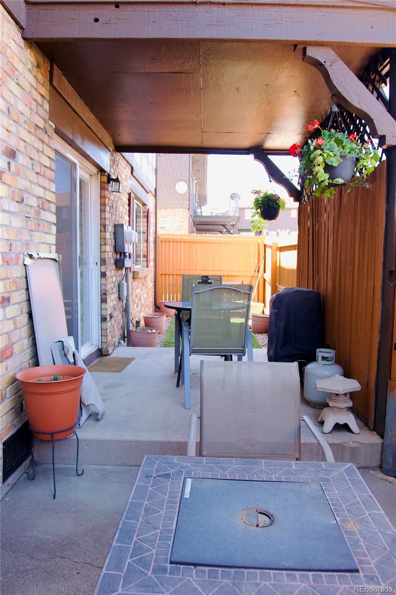 MLS Image #15 for 3825 s monaco parkway,denver, Colorado