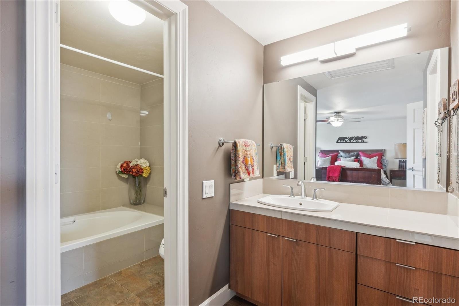 MLS Image #12 for 8170 e phillips circle,centennial, Colorado