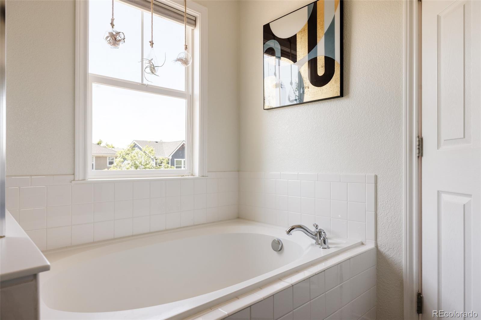 MLS Image #18 for 10069 e 28th avenue,denver, Colorado