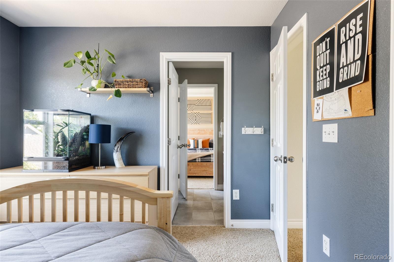 MLS Image #21 for 10069 e 28th avenue,denver, Colorado