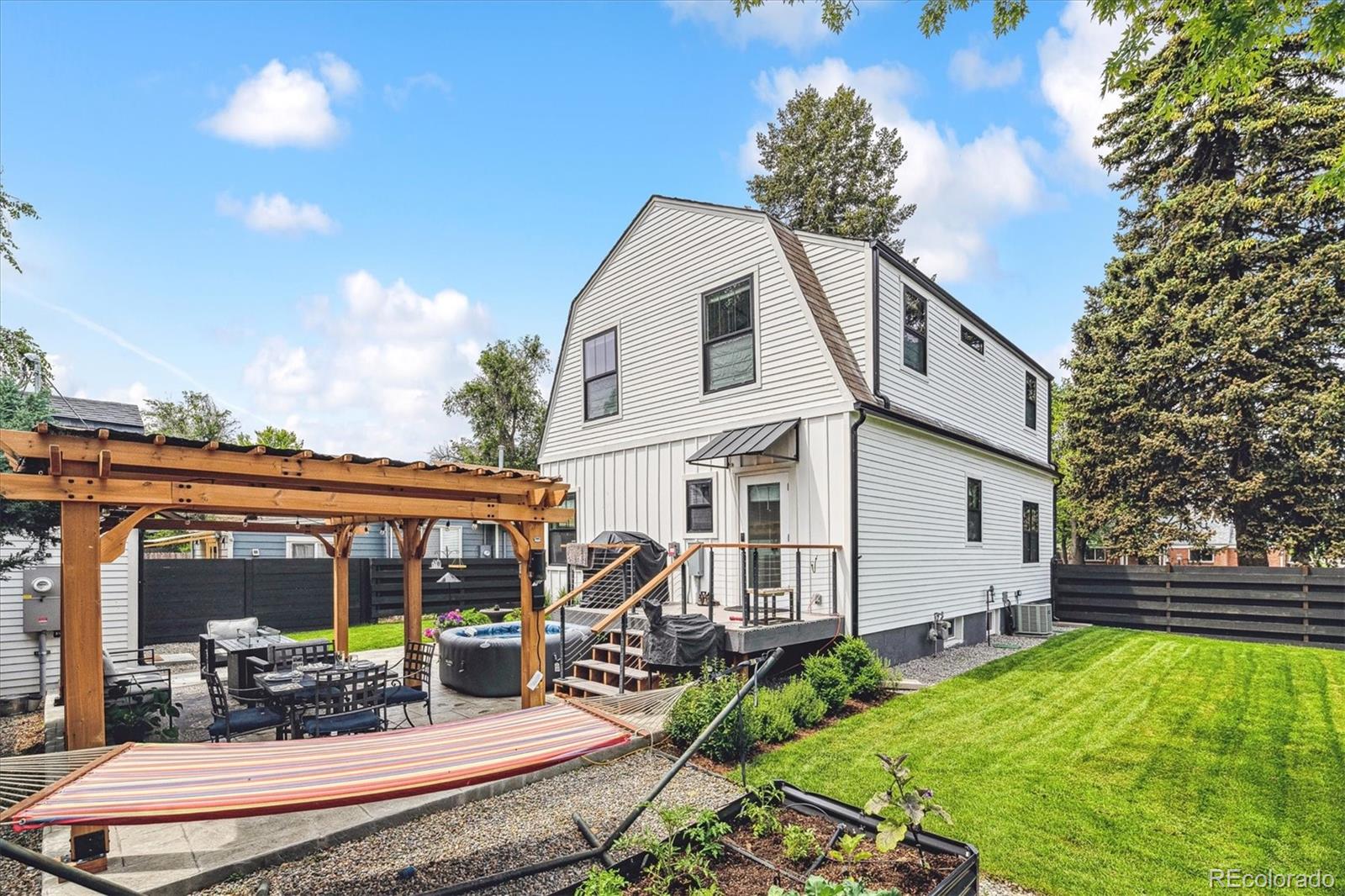 MLS Image #38 for 1690  spruce street,denver, Colorado