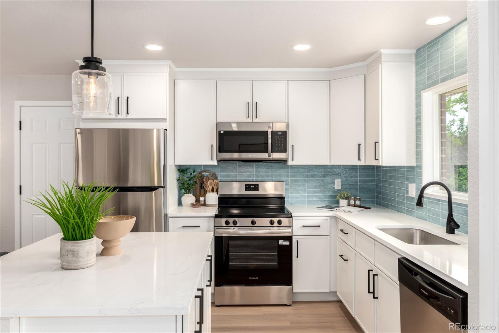 MLS Image #4 for 1011  yeager drive,longmont, Colorado