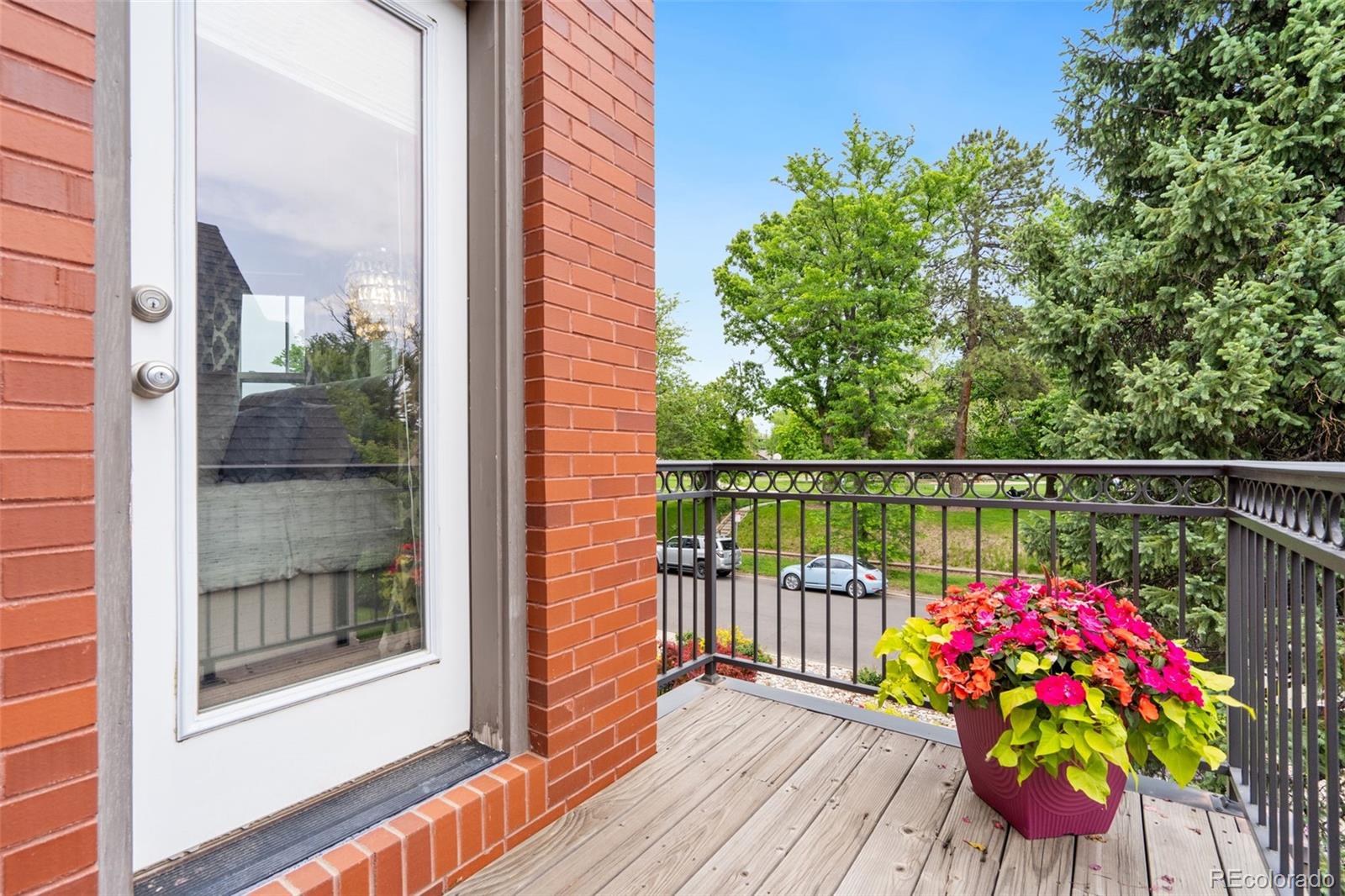 MLS Image #16 for 1551 s grant street,denver, Colorado