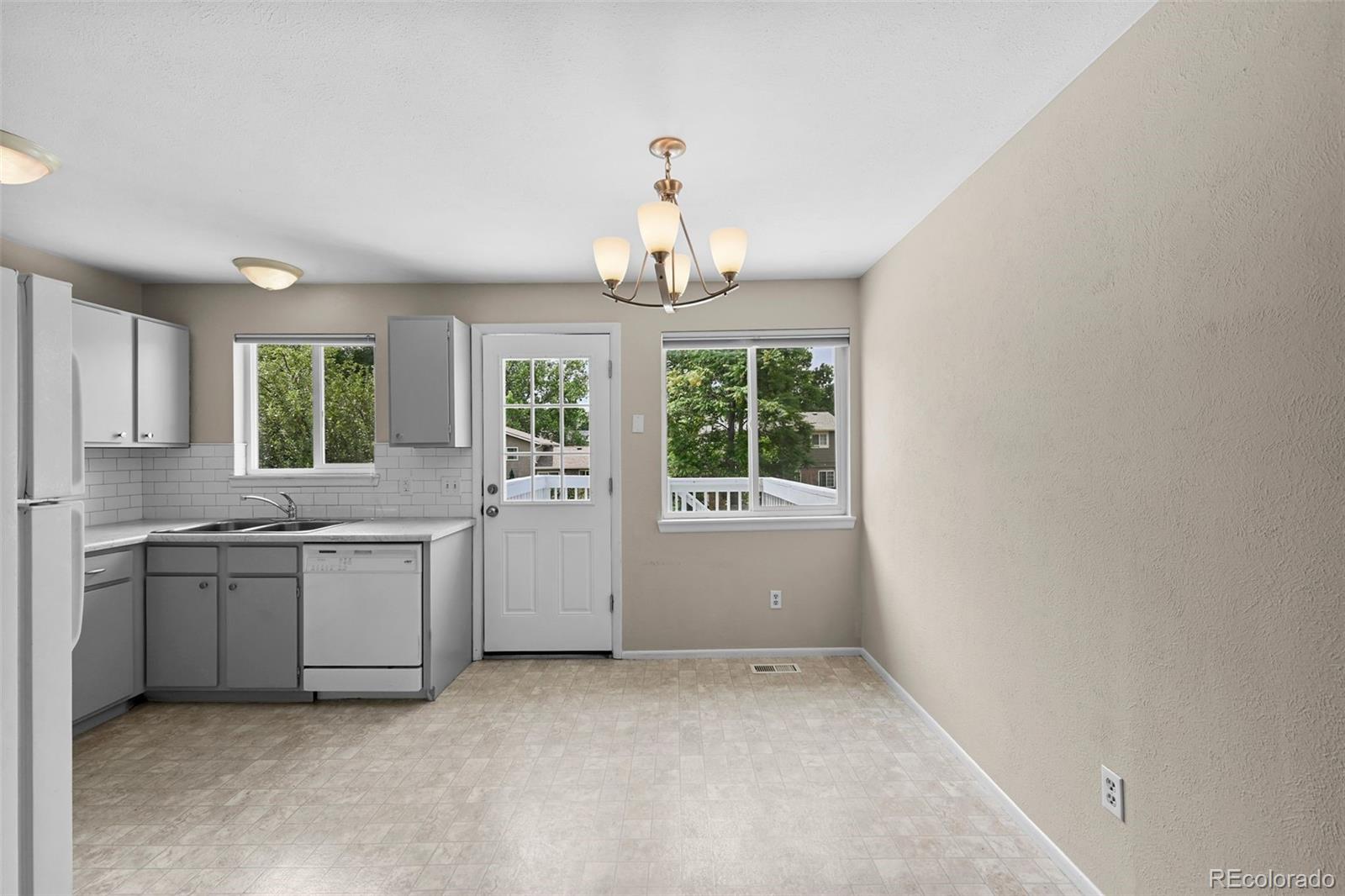 MLS Image #16 for 9196 w maplewood avenue,littleton, Colorado
