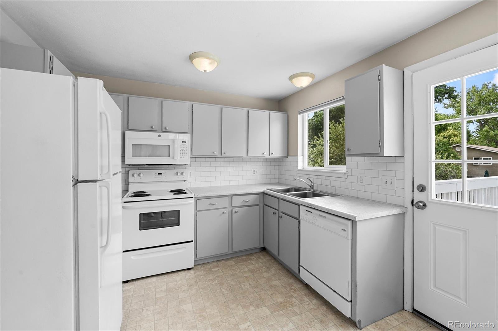 MLS Image #18 for 9196 w maplewood avenue,littleton, Colorado