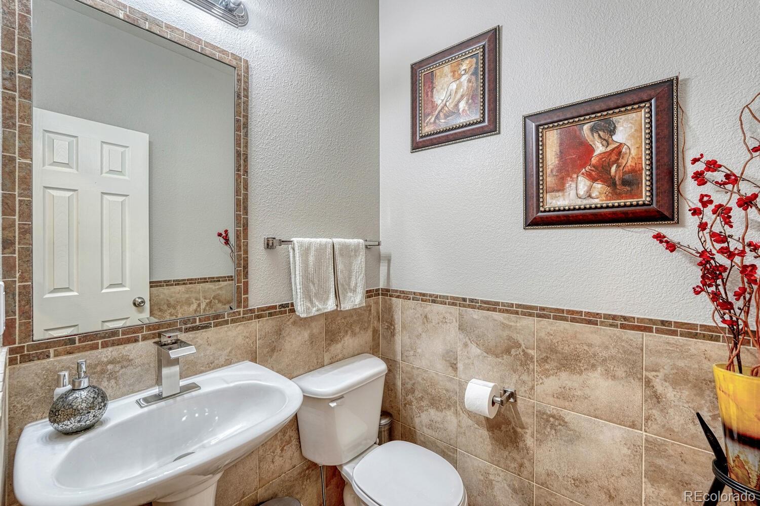 MLS Image #14 for 5625 s buchanan street,aurora, Colorado