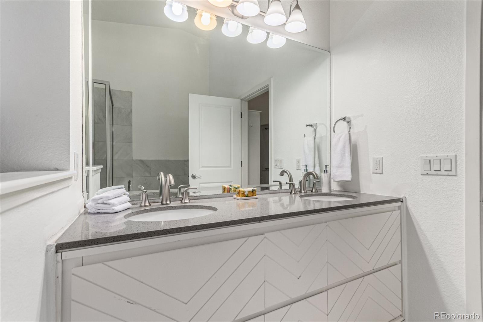 MLS Image #14 for 19 s harrison street,denver, Colorado