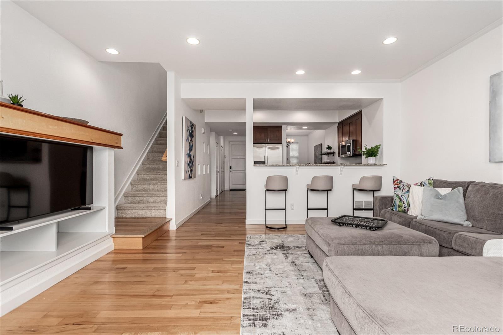 MLS Image #3 for 19 s harrison street,denver, Colorado