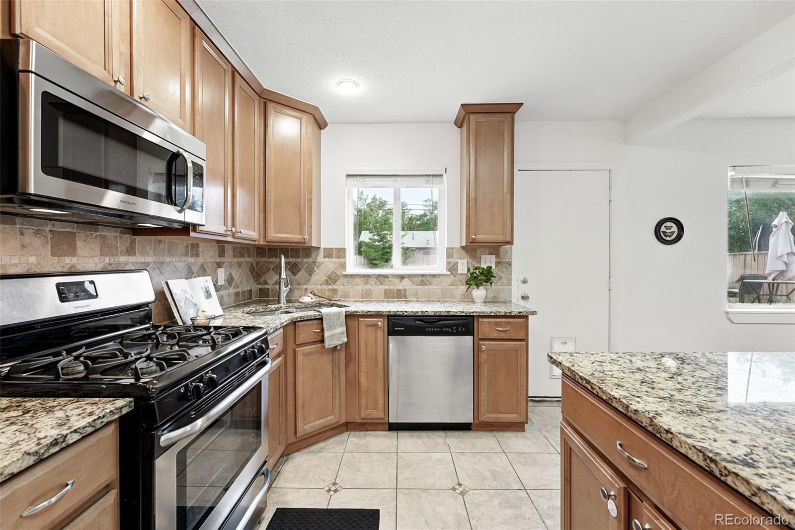 MLS Image #11 for 981  ursula street,aurora, Colorado