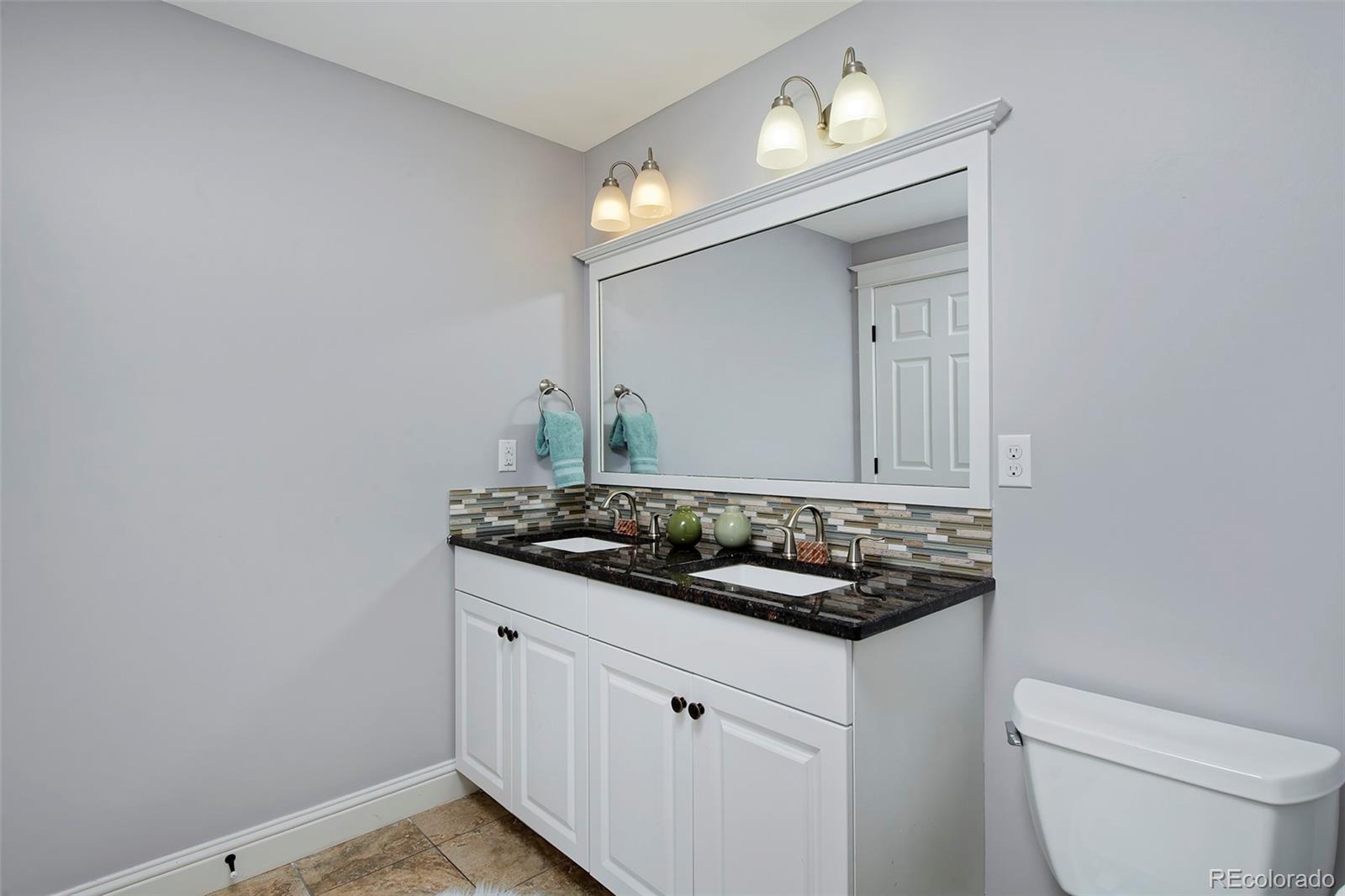 MLS Image #39 for 8171 e 33rd avenue,denver, Colorado