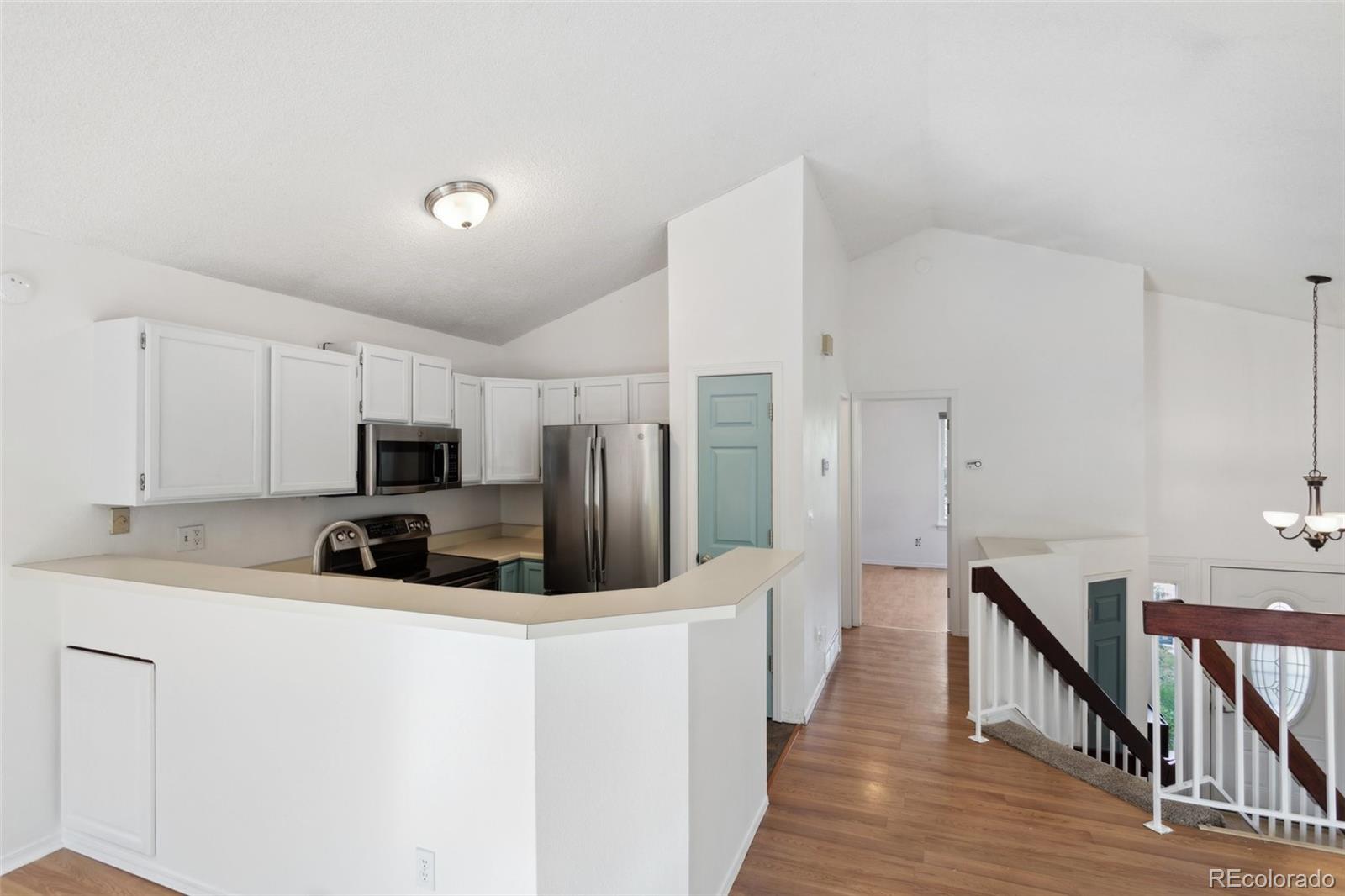 MLS Image #10 for 1035  greenbrier drive,colorado springs, Colorado