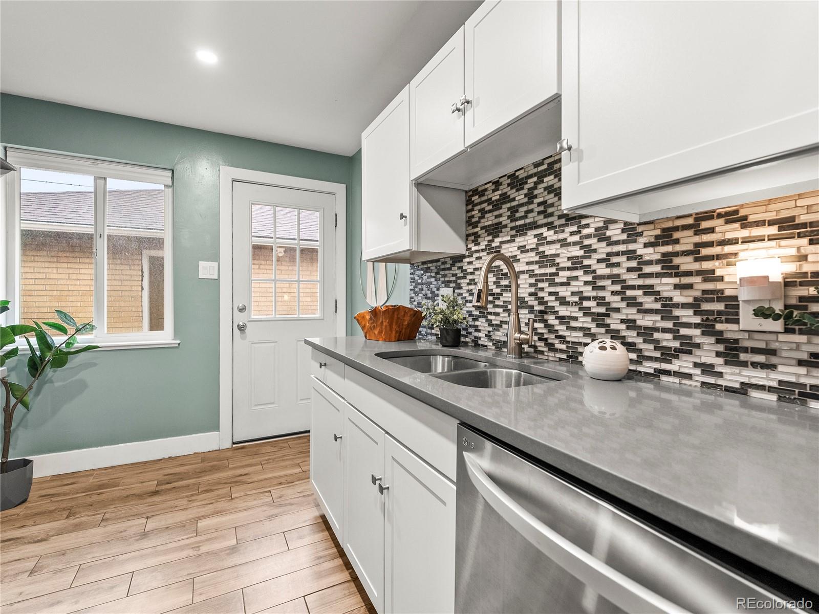 MLS Image #10 for 3555  leyden street,denver, Colorado