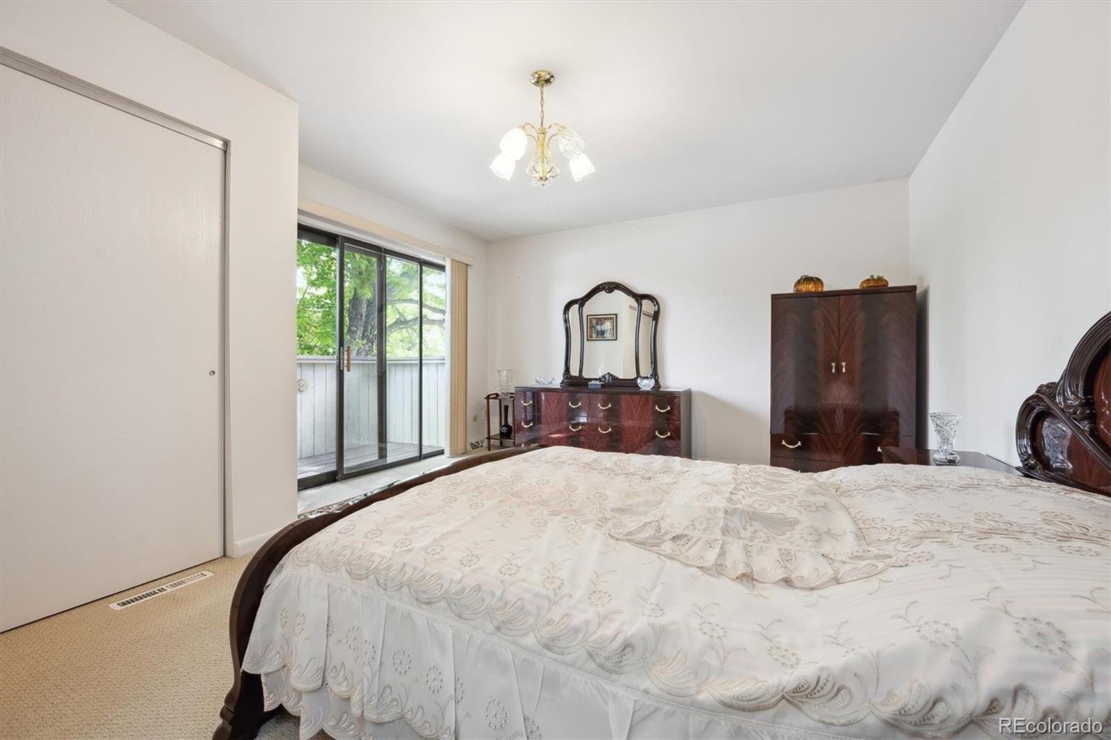 MLS Image #14 for 1254 s yosemite way,denver, Colorado