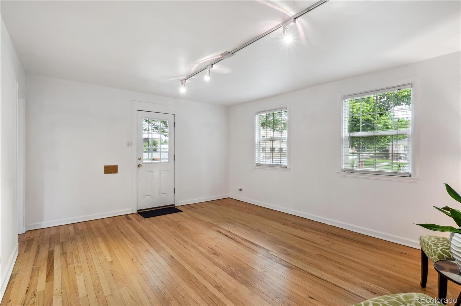 MLS Image #5 for 1279  leyden street,denver, Colorado