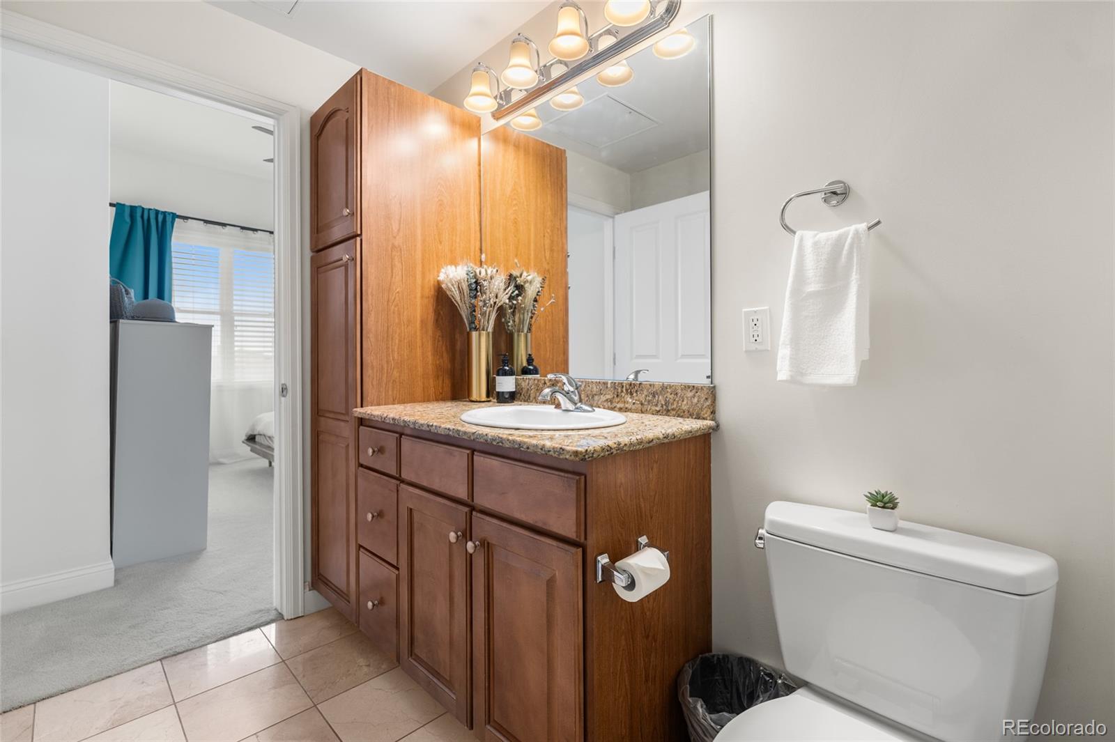 MLS Image #16 for 1950 n logan street,denver, Colorado