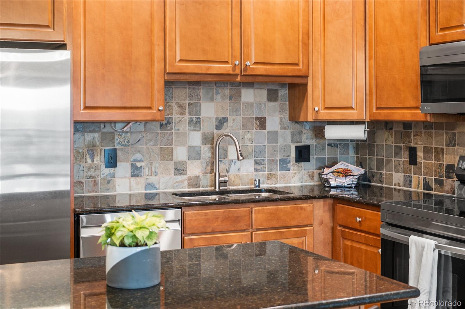 MLS Image #24 for 1950 n logan street,denver, Colorado