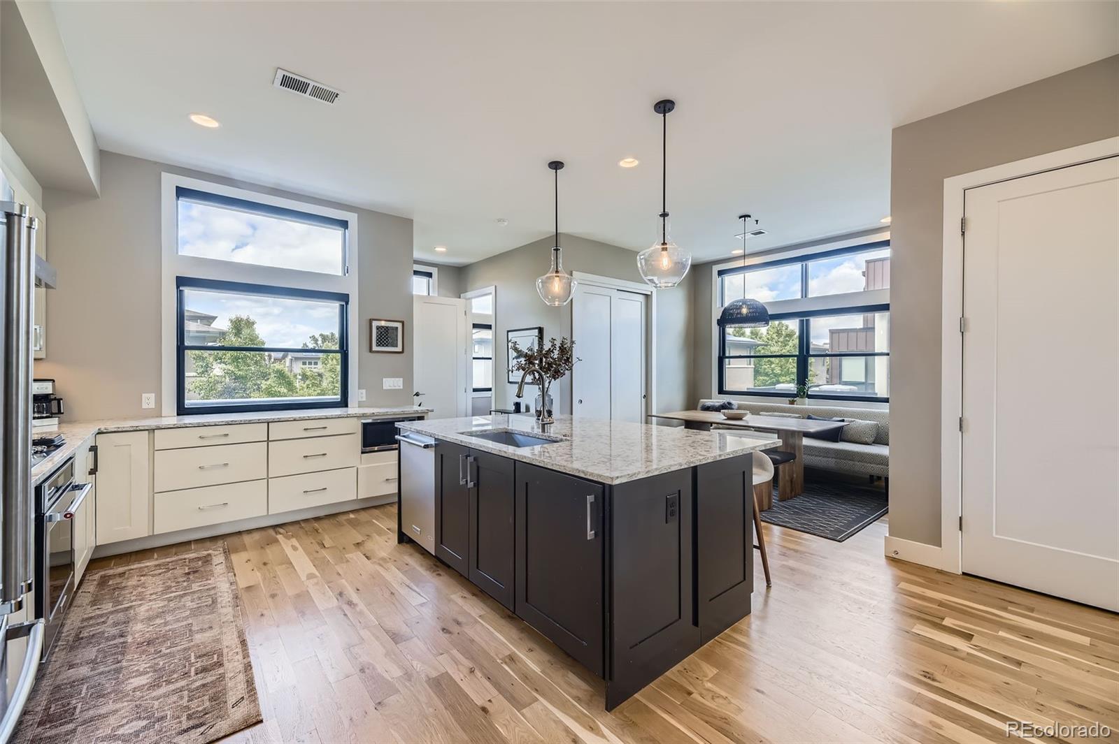 MLS Image #12 for 6849 e lowry boulevard,denver, Colorado