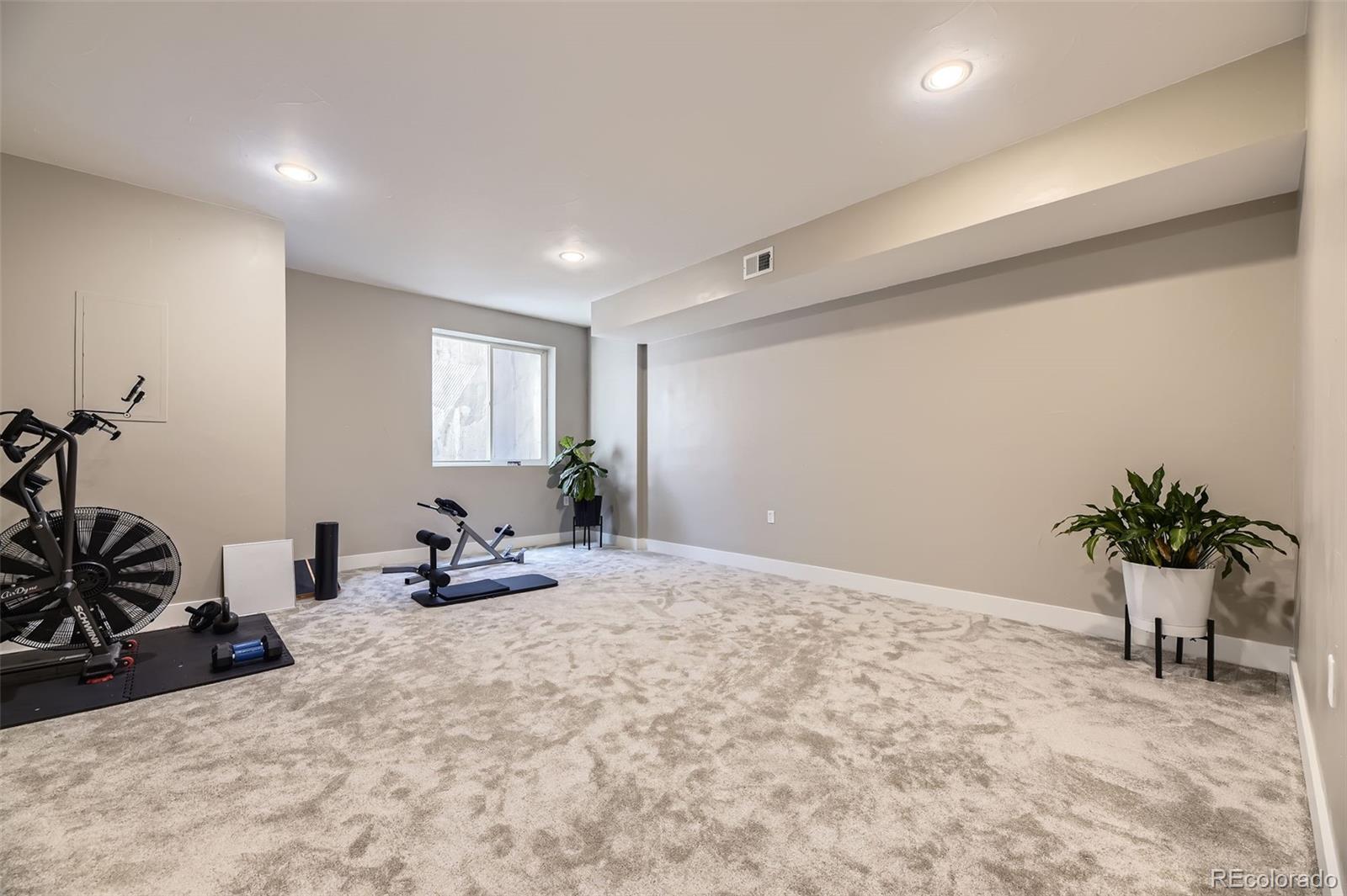 MLS Image #22 for 6849 e lowry boulevard,denver, Colorado