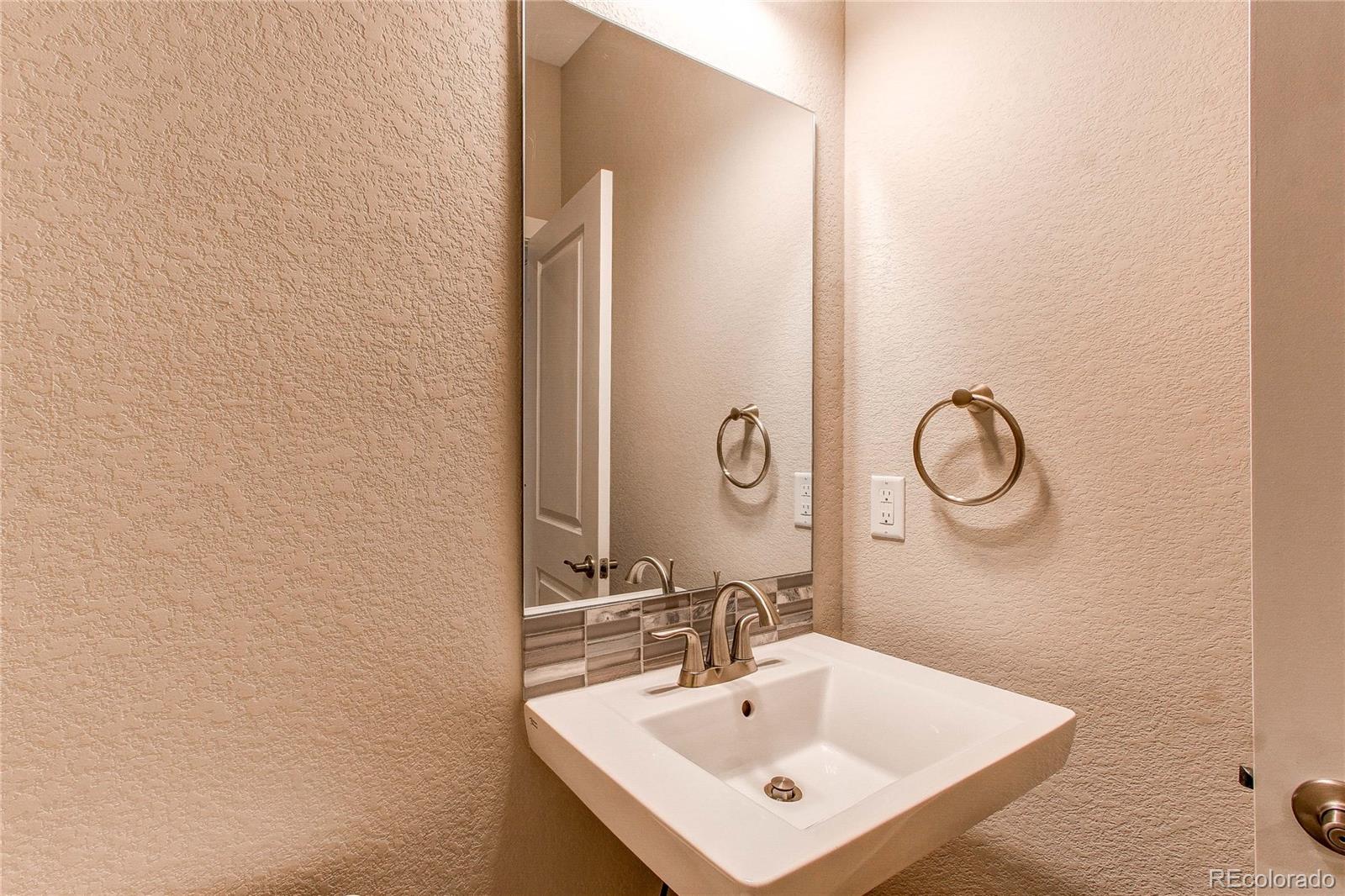 MLS Image #10 for 767  robert street,longmont, Colorado