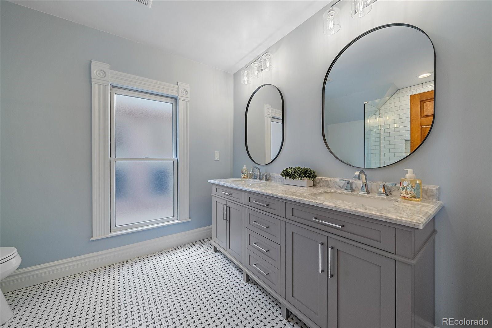 MLS Image #10 for 1356 n marion street,denver, Colorado