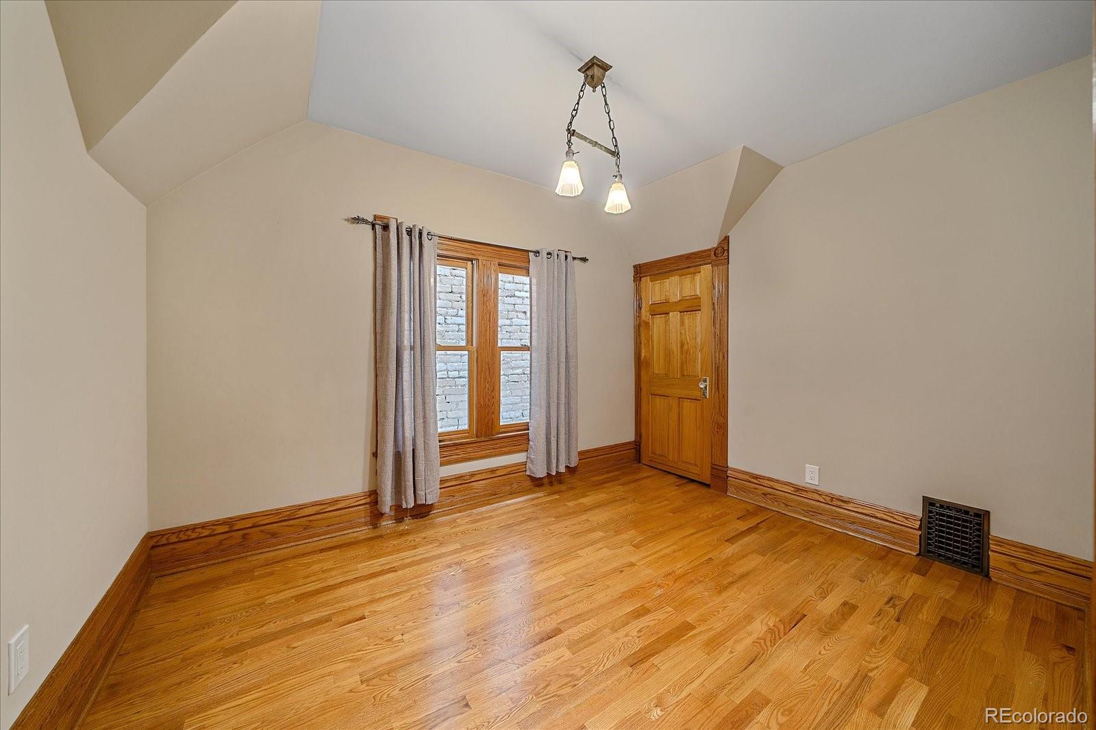 MLS Image #16 for 1356 n marion street,denver, Colorado