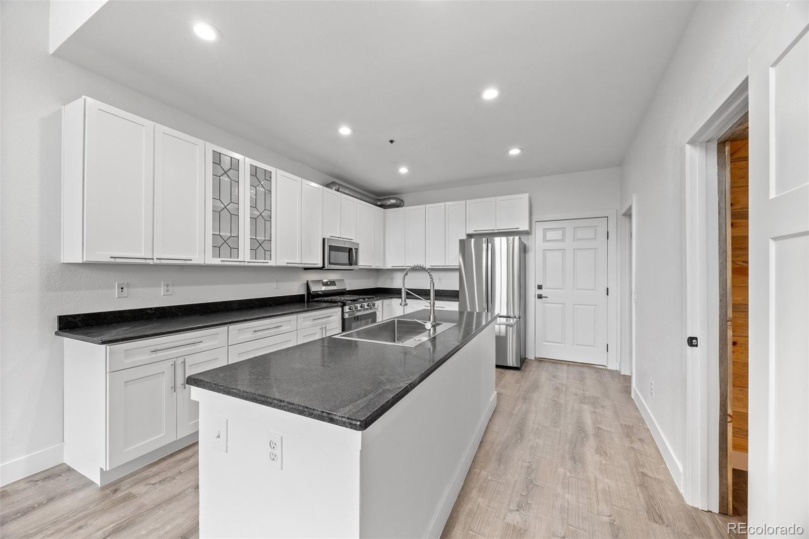 MLS Image #11 for 7700 e 29th avenue,denver, Colorado