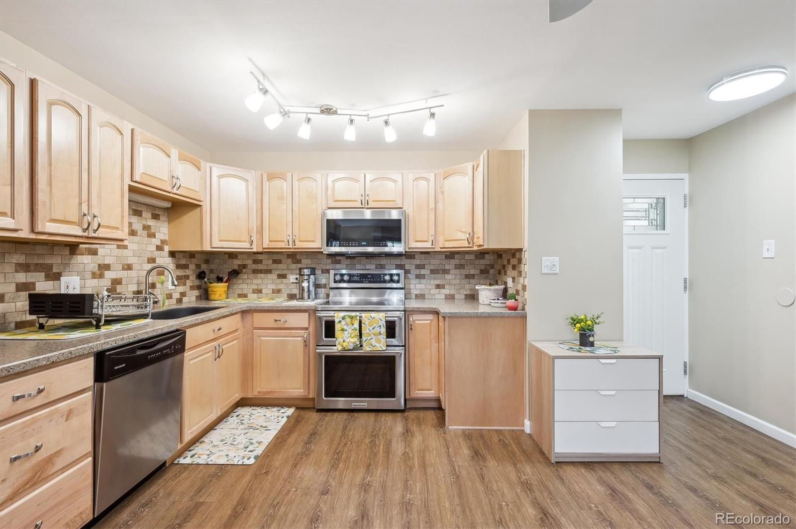 MLS Image #6 for 9625 e center avenue,denver, Colorado
