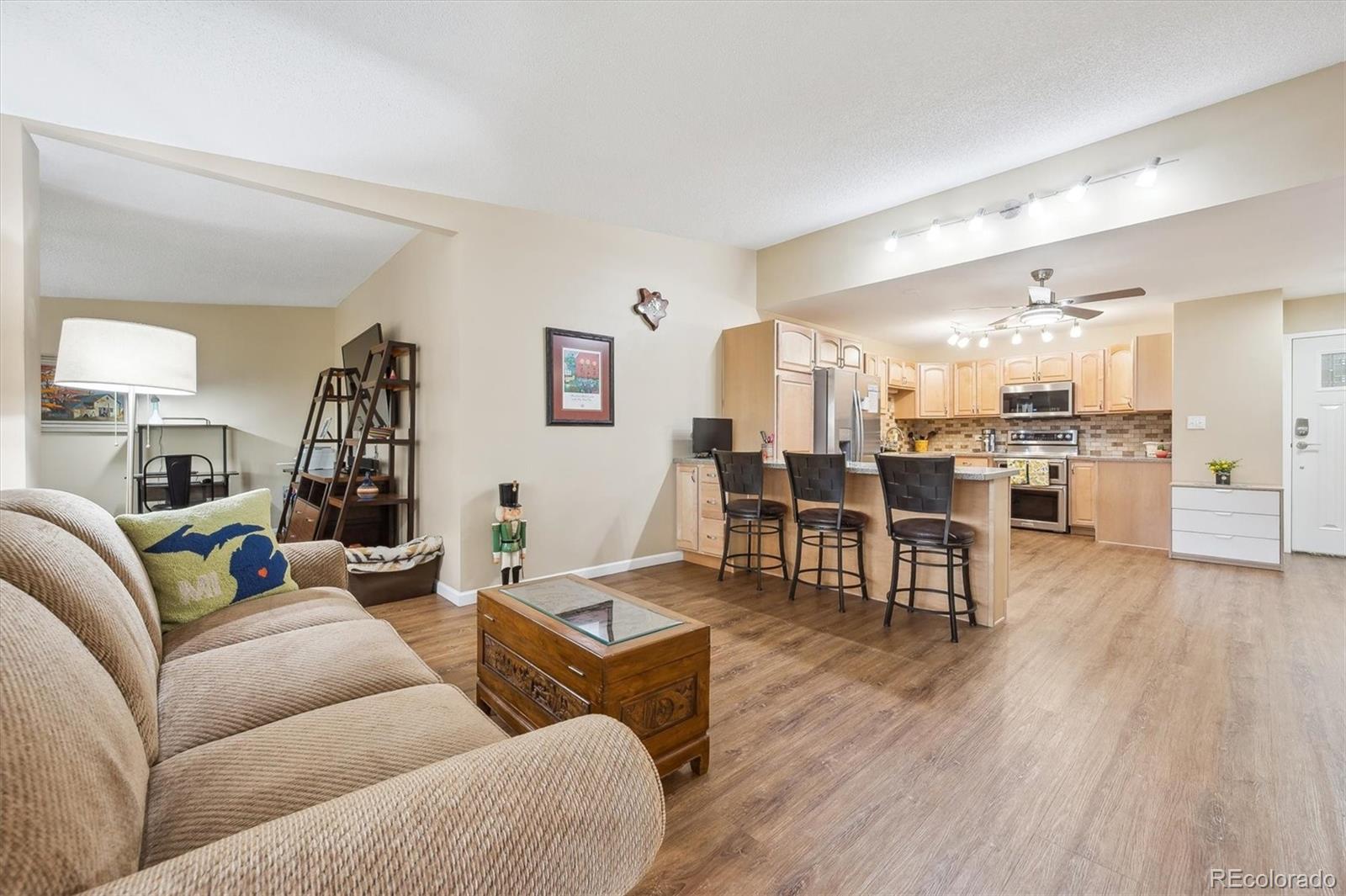 MLS Image #9 for 9625 e center avenue,denver, Colorado