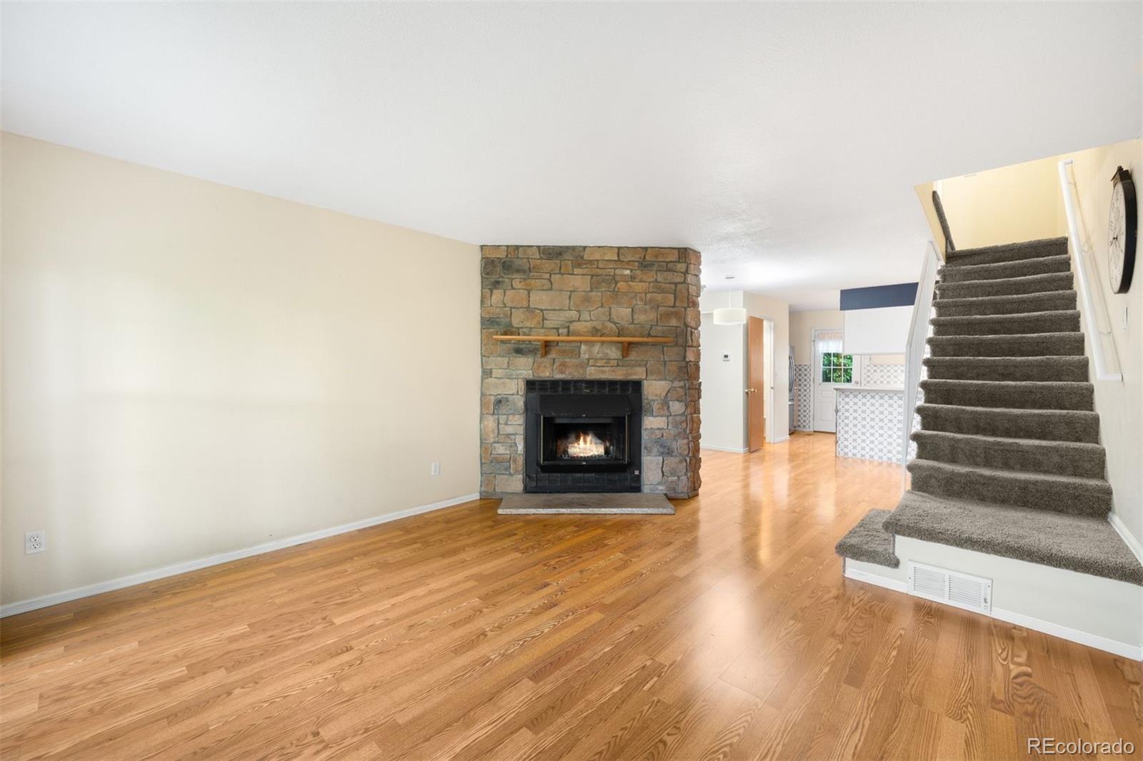 MLS Image #4 for 9946 w cornell place,lakewood, Colorado