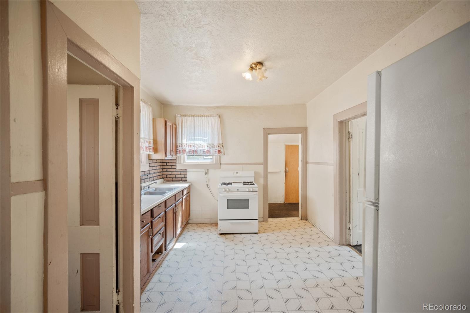 MLS Image #8 for 117 s limit street,colorado springs, Colorado