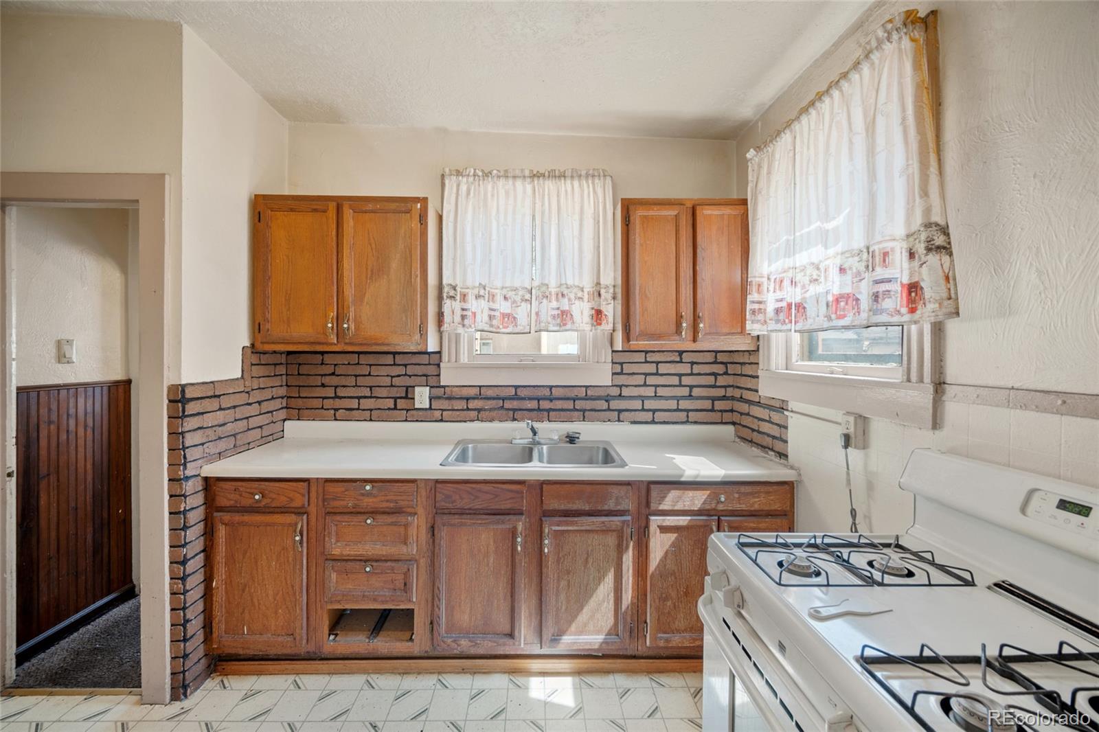 MLS Image #9 for 117 s limit street,colorado springs, Colorado