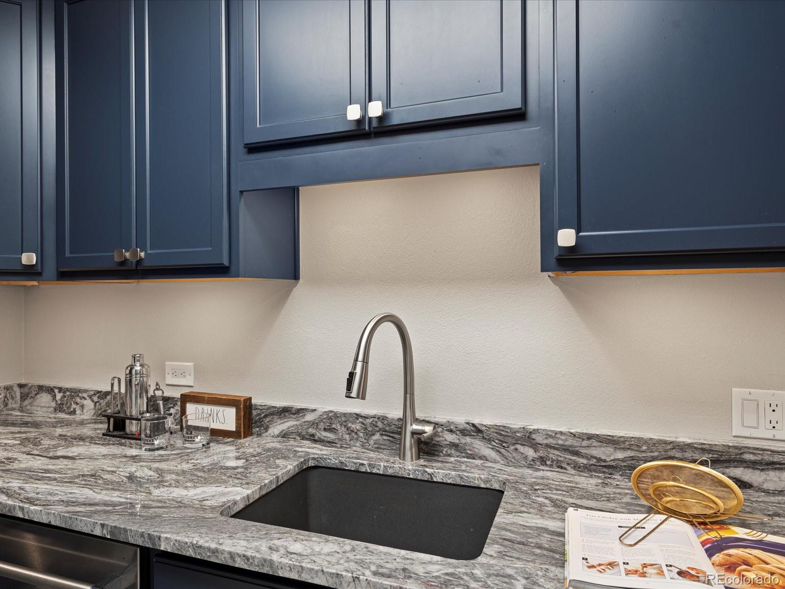 MLS Image #14 for 1020  15th street,denver, Colorado