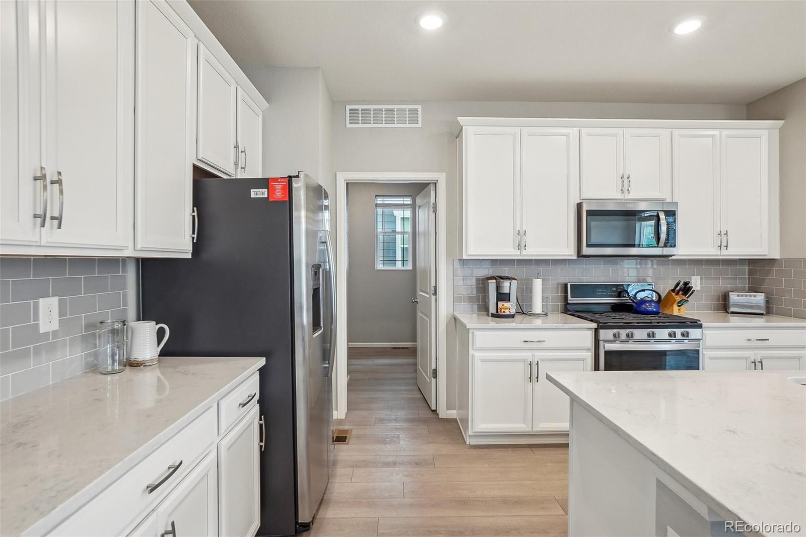 MLS Image #11 for 5928 n odessa street,aurora, Colorado