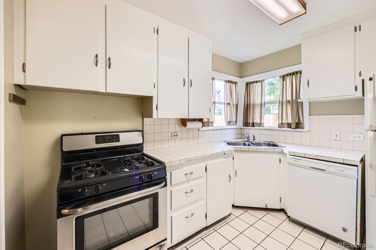 MLS Image #11 for 2565 s gaylord street,denver, Colorado