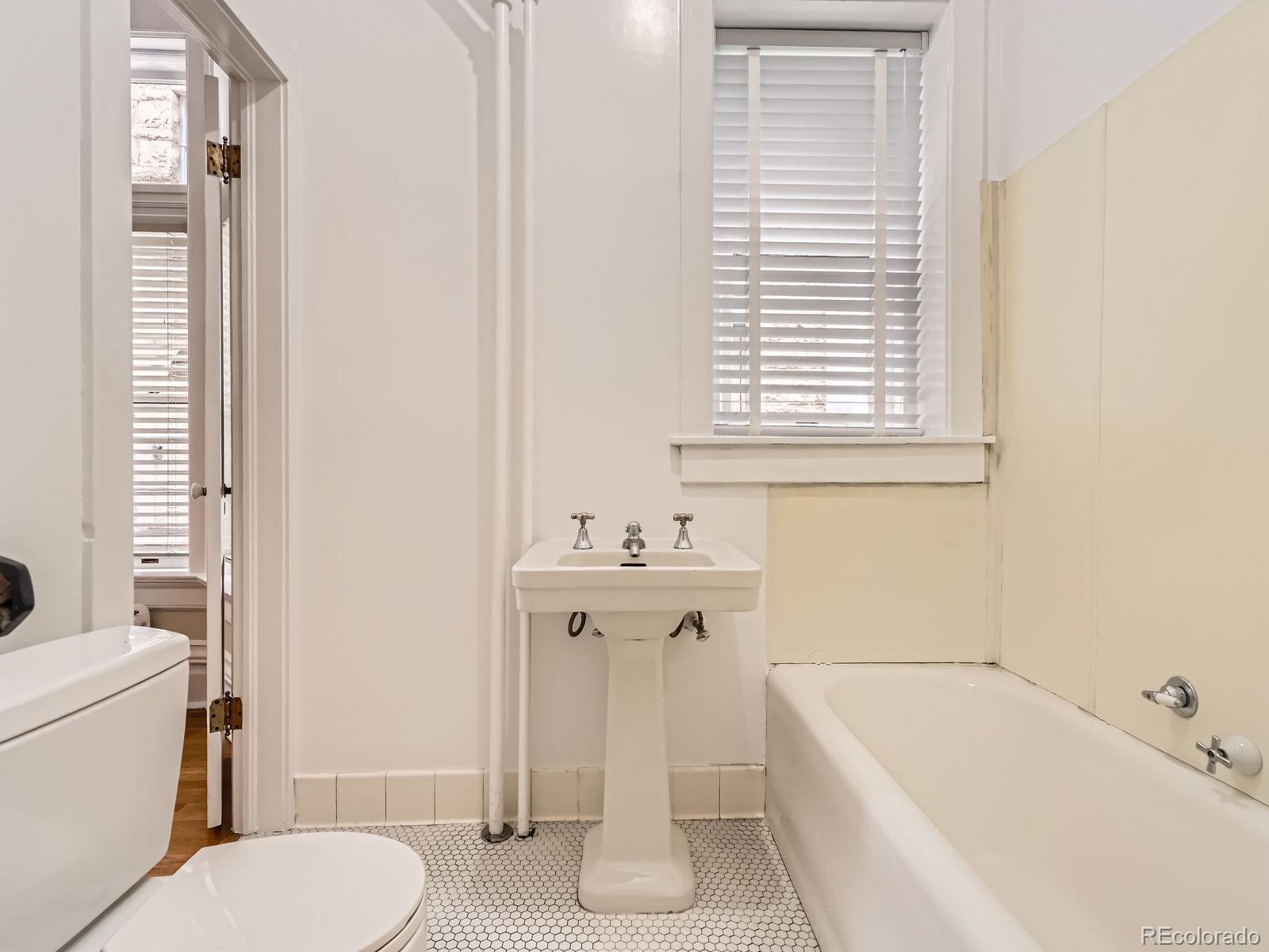 MLS Image #15 for 1453  vine street,denver, Colorado