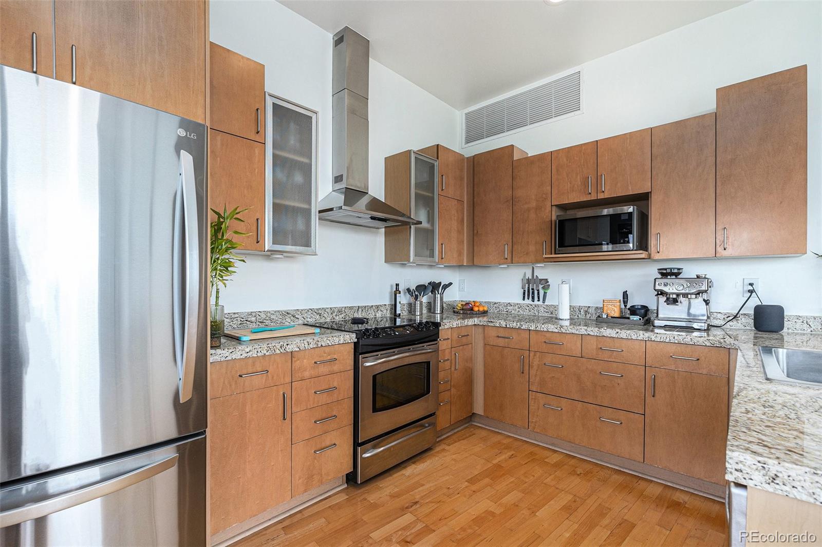 MLS Image #11 for 2958  syracuse street,denver, Colorado