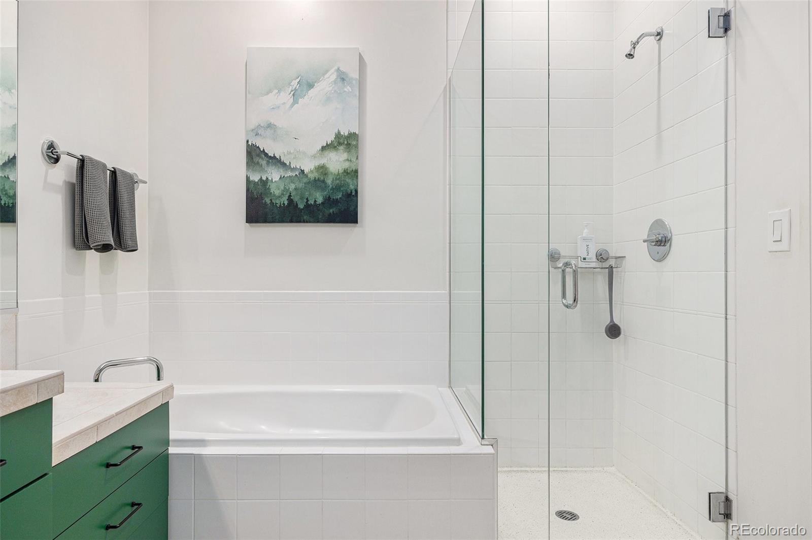 MLS Image #15 for 2958  syracuse street,denver, Colorado