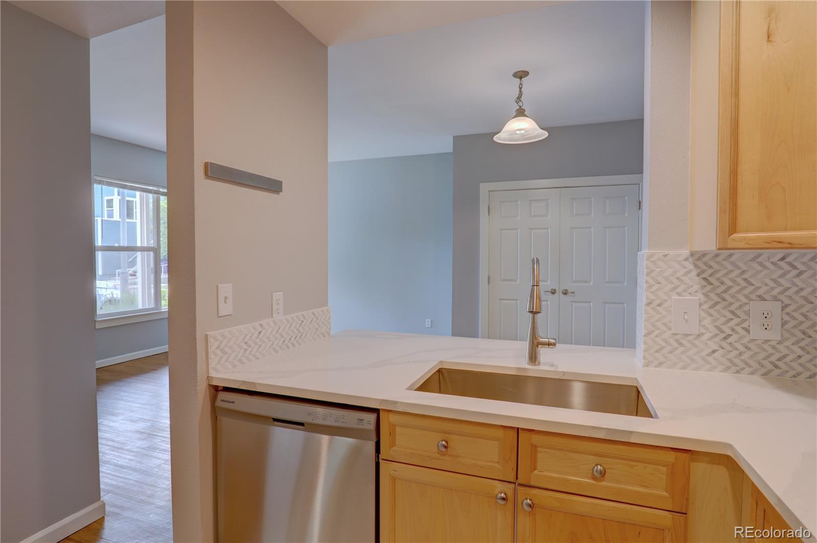MLS Image #6 for 2809  syracuse court,denver, Colorado