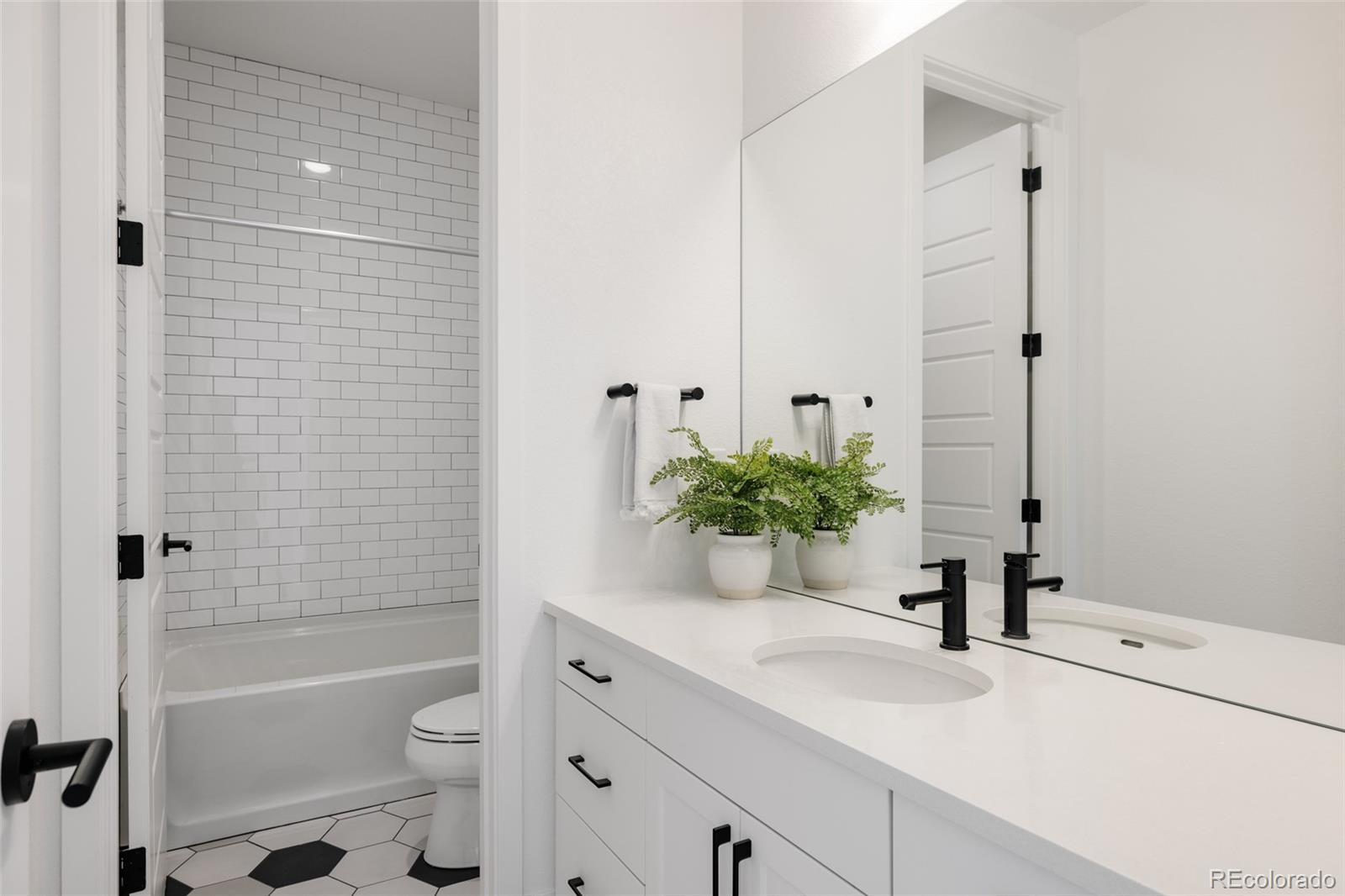 MLS Image #22 for 5831  galena street,denver, Colorado