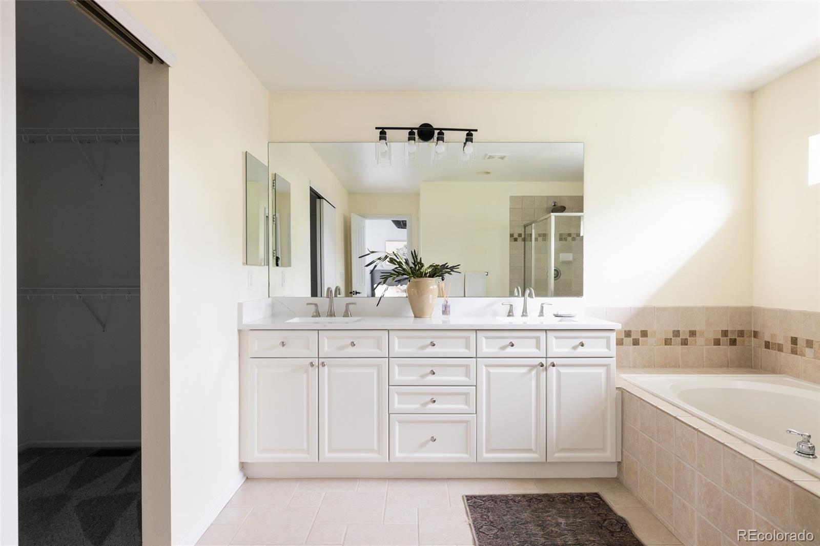 MLS Image #17 for 8122 e 6th place,denver, Colorado