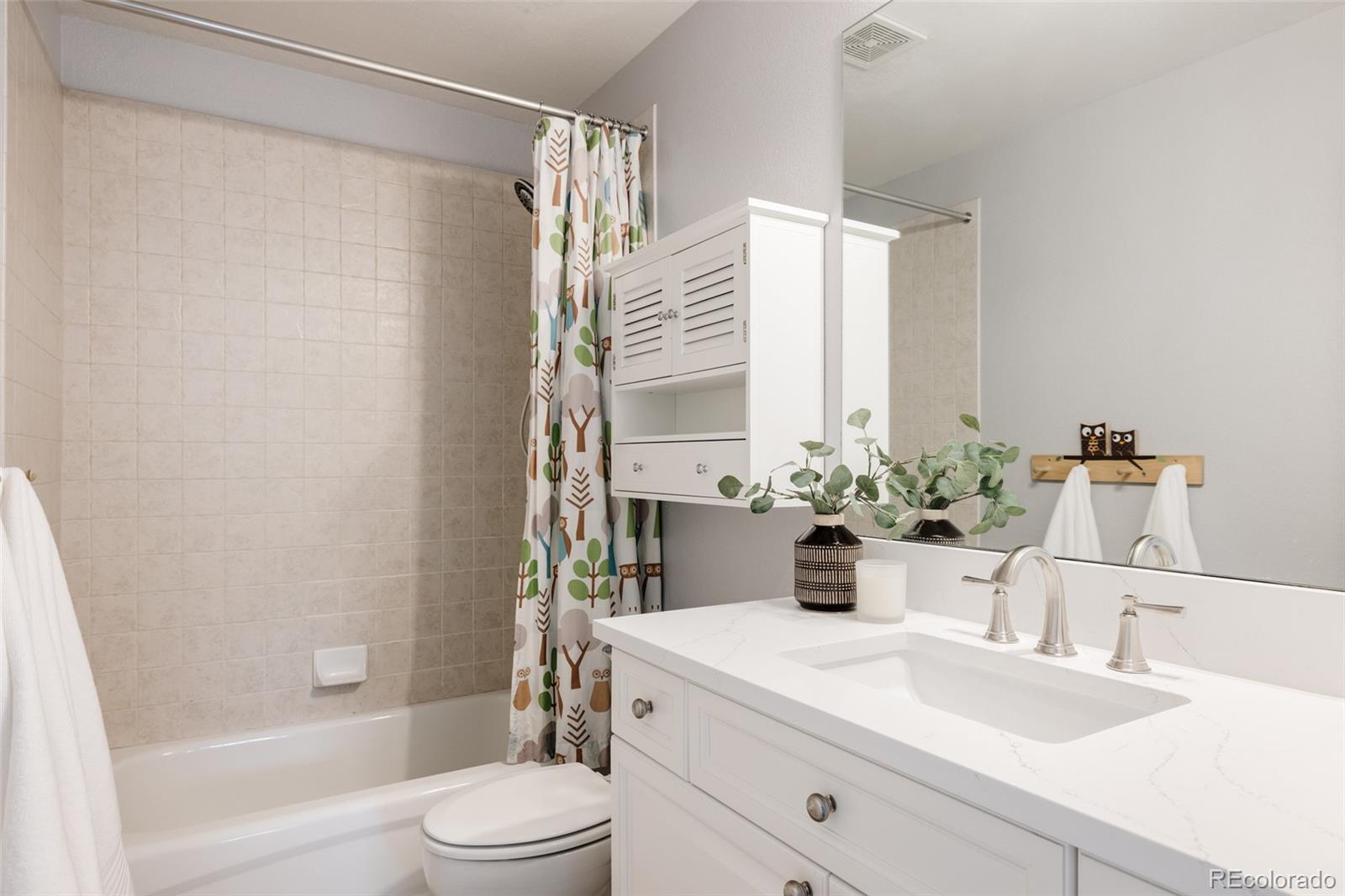 MLS Image #23 for 8122 e 6th place,denver, Colorado