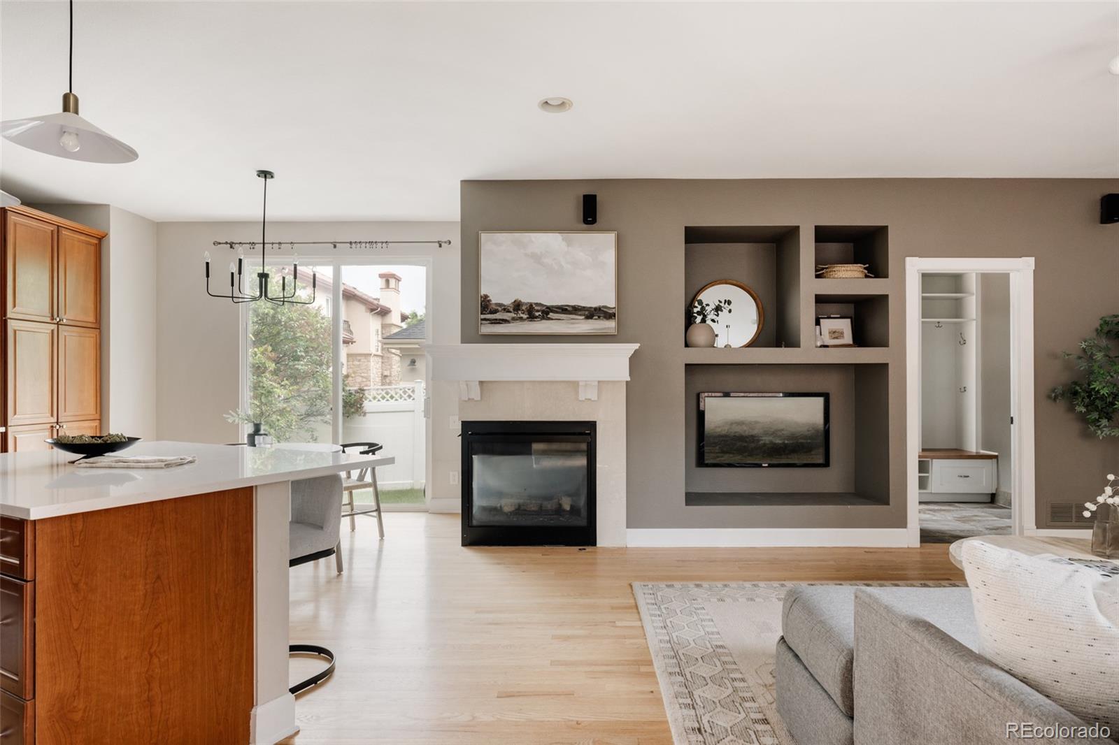 MLS Image #3 for 8122 e 6th place,denver, Colorado