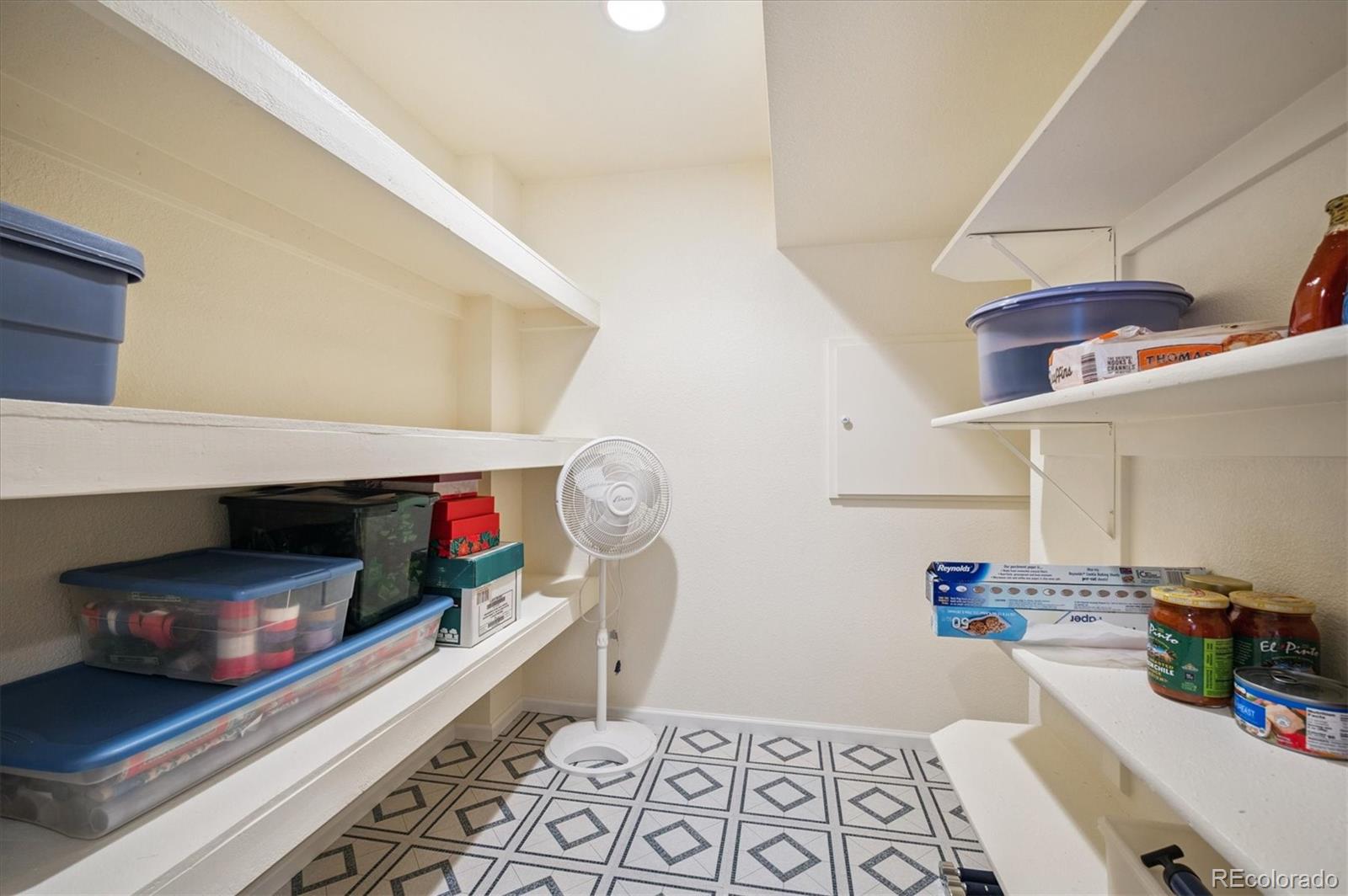 MLS Image #38 for 5513 s yank court,littleton, Colorado