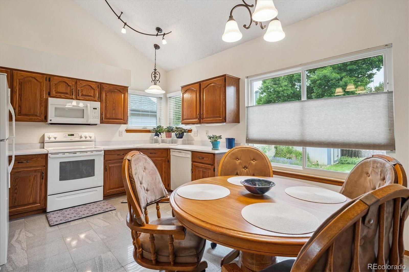 MLS Image #9 for 5513 s yank court,littleton, Colorado