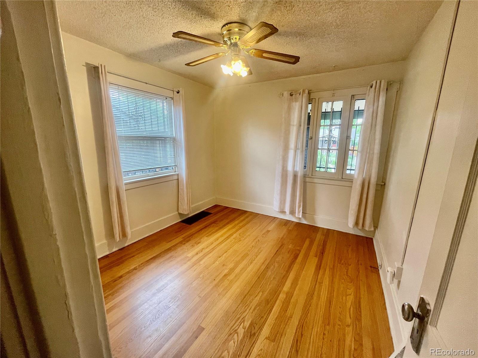 MLS Image #10 for 1881 s lincoln street,denver, Colorado