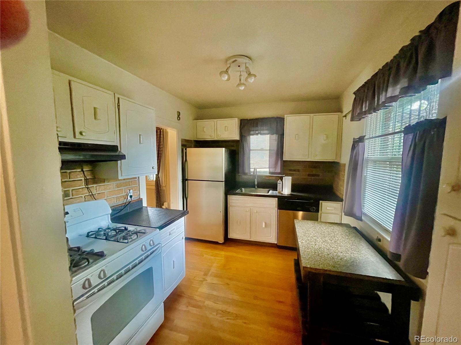 MLS Image #8 for 1881 s lincoln street,denver, Colorado