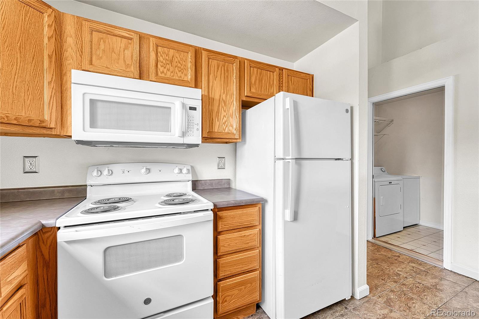 MLS Image #9 for 3261 s waco court,aurora, Colorado